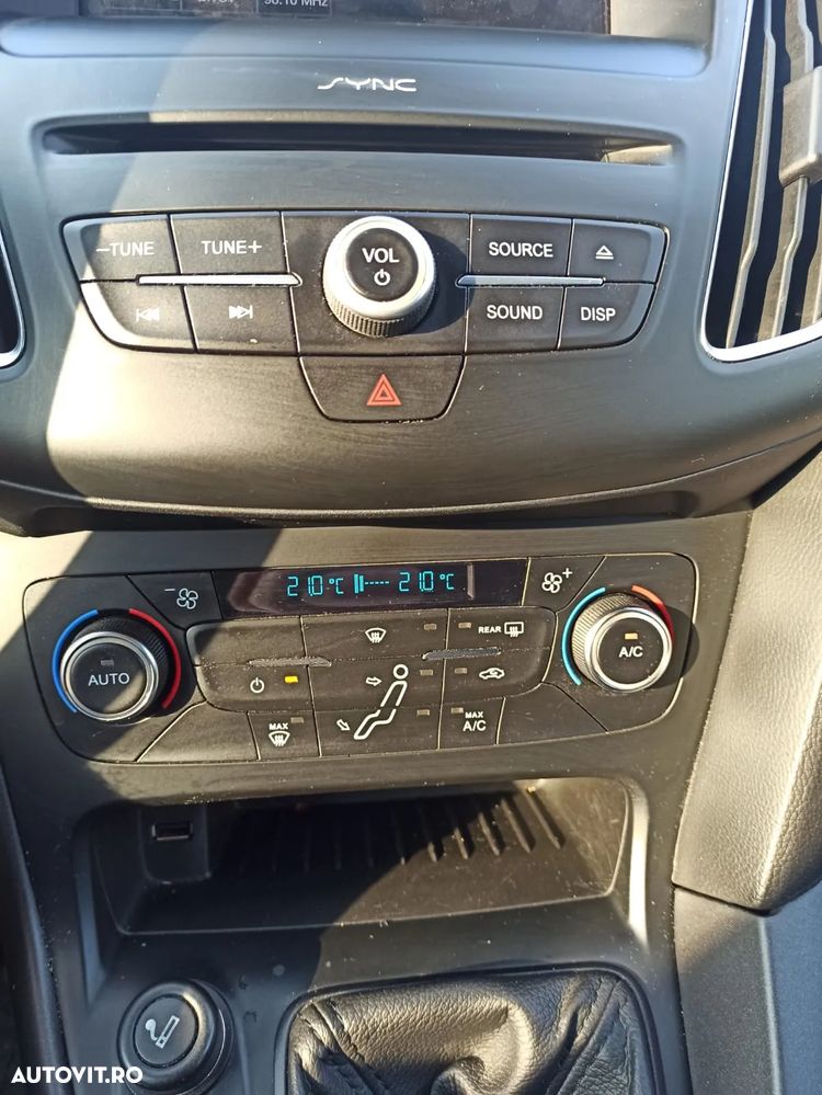 Ford Focus 1.0 EcoBoost Titanium - 30