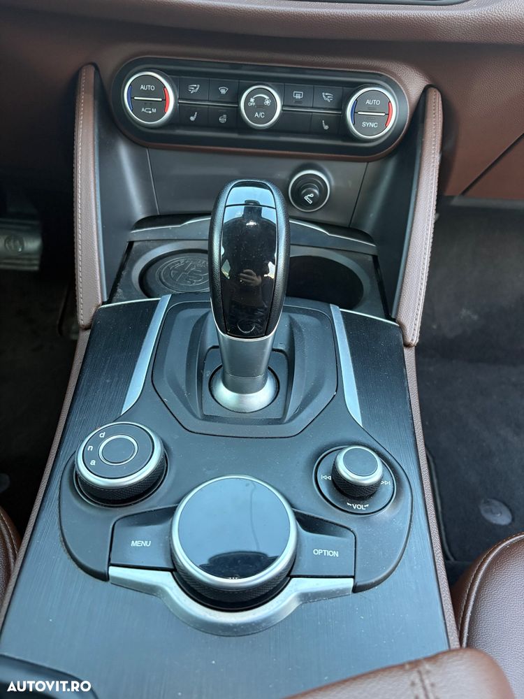 Alfa Romeo Stelvio 2.0 Turbo AWD AT8 Super - 21