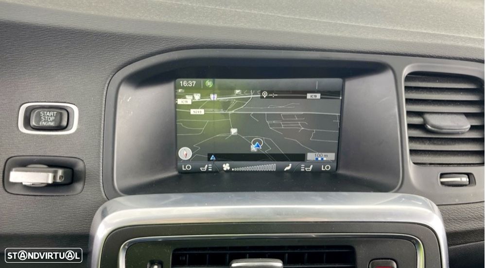 Volvo V60 D3 Momentum - 8