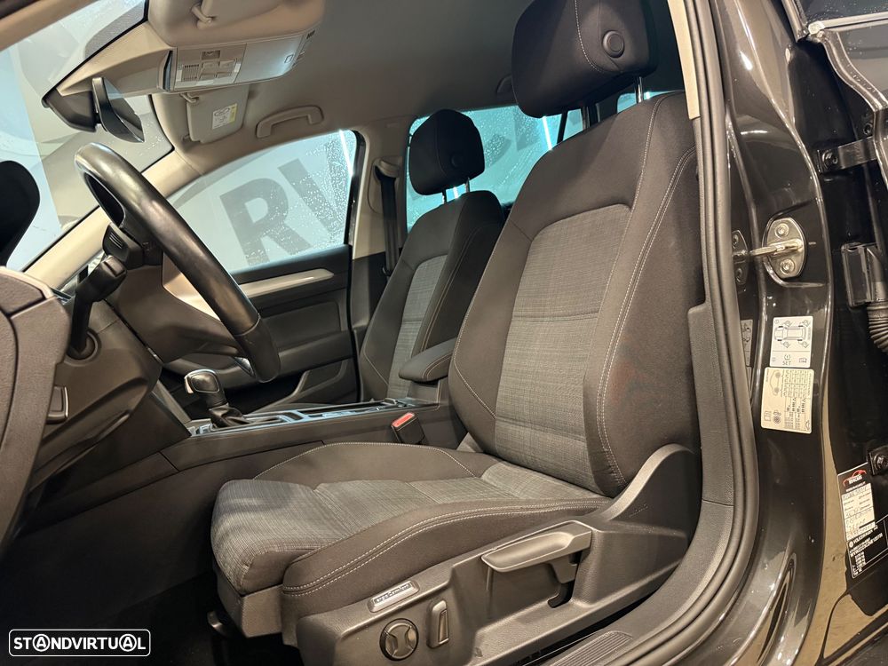 VW Passat 2.0 TDI SCR DSG Conceptline - 11