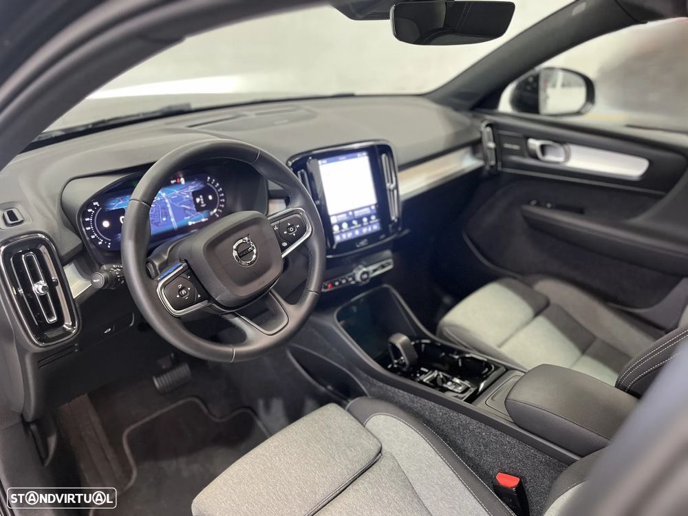 Volvo XC 40 2.0 B3 Black Edition - 15