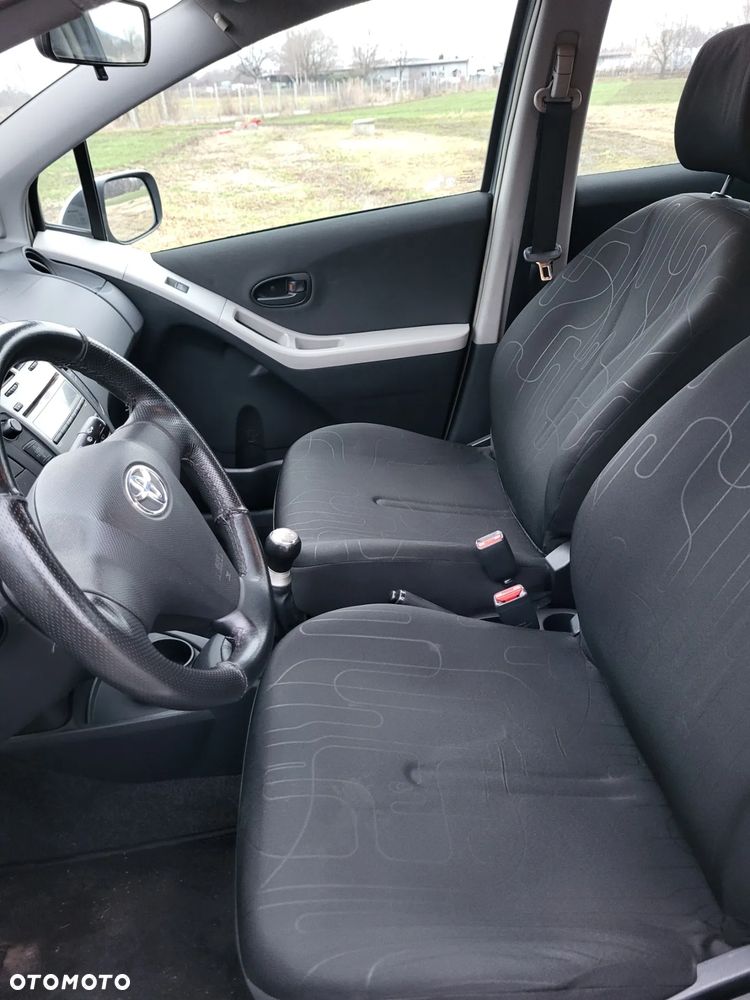 Toyota Yaris - 18
