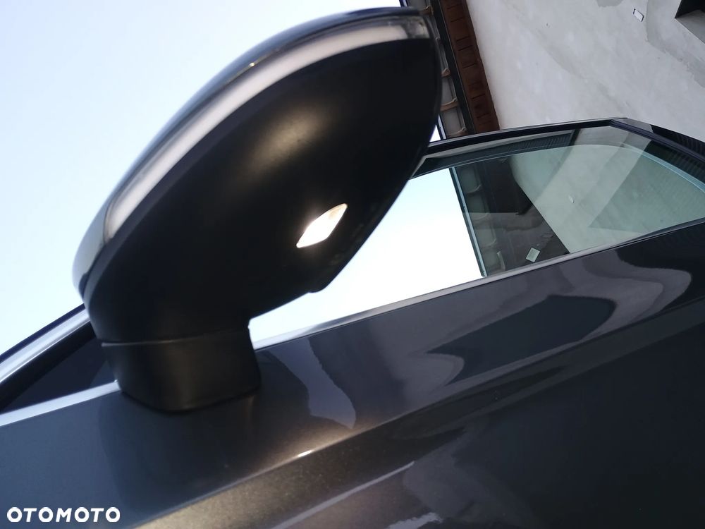 Volkswagen Passat 1.6 TDI SCR DSG Business - 13