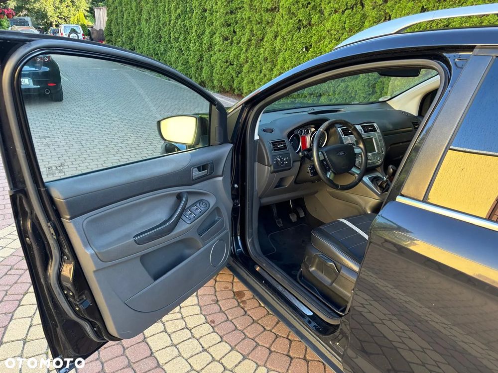 Ford Kuga 2.0 TDCi 4x4 Titanium - 24