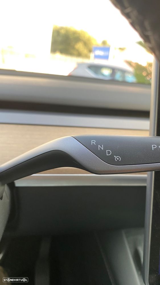 Tesla Model Y Standard - 32