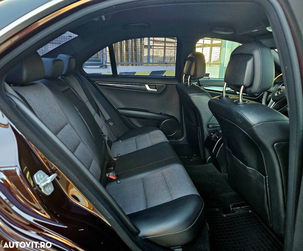 Mercedes-Benz C 250 (BlueTEC) d 4Matic 7G-TRONIC AMG Line - 12