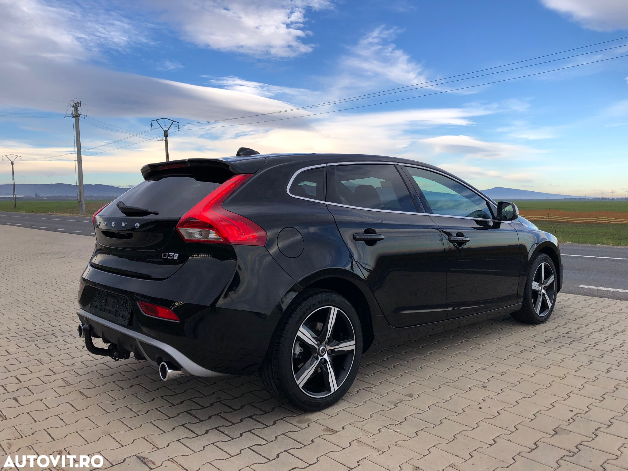 Volvo V40 D3 Geartronic RDesign - 4