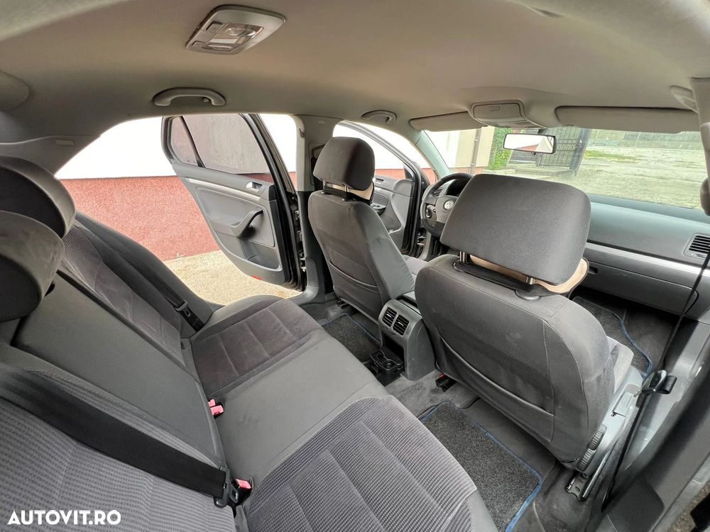 Volkswagen Jetta - 11