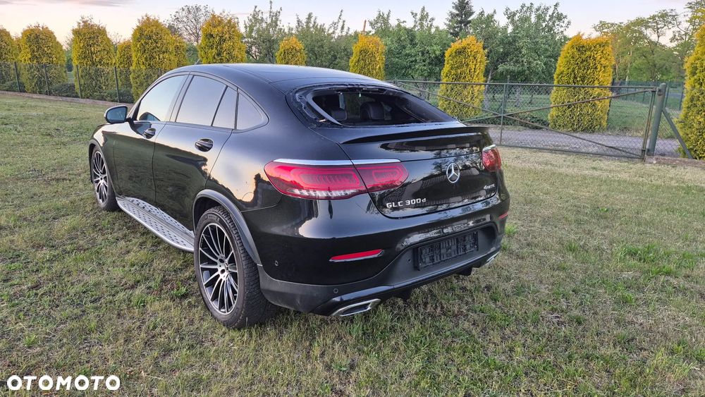Mercedes-Benz GLC 300 d 4Matic 9G-TRONIC AMG Line - 13