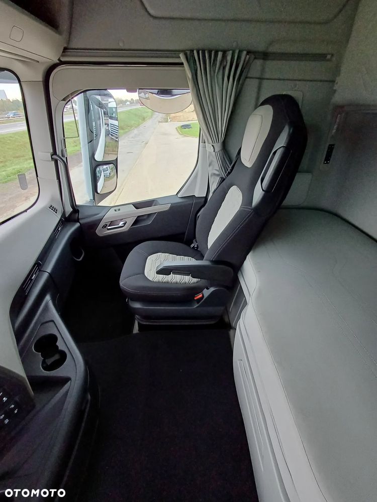 Ford F-MAX - 13