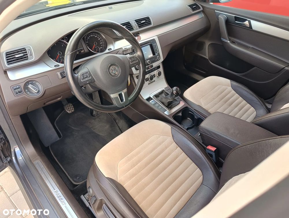 Volkswagen Passat - 24
