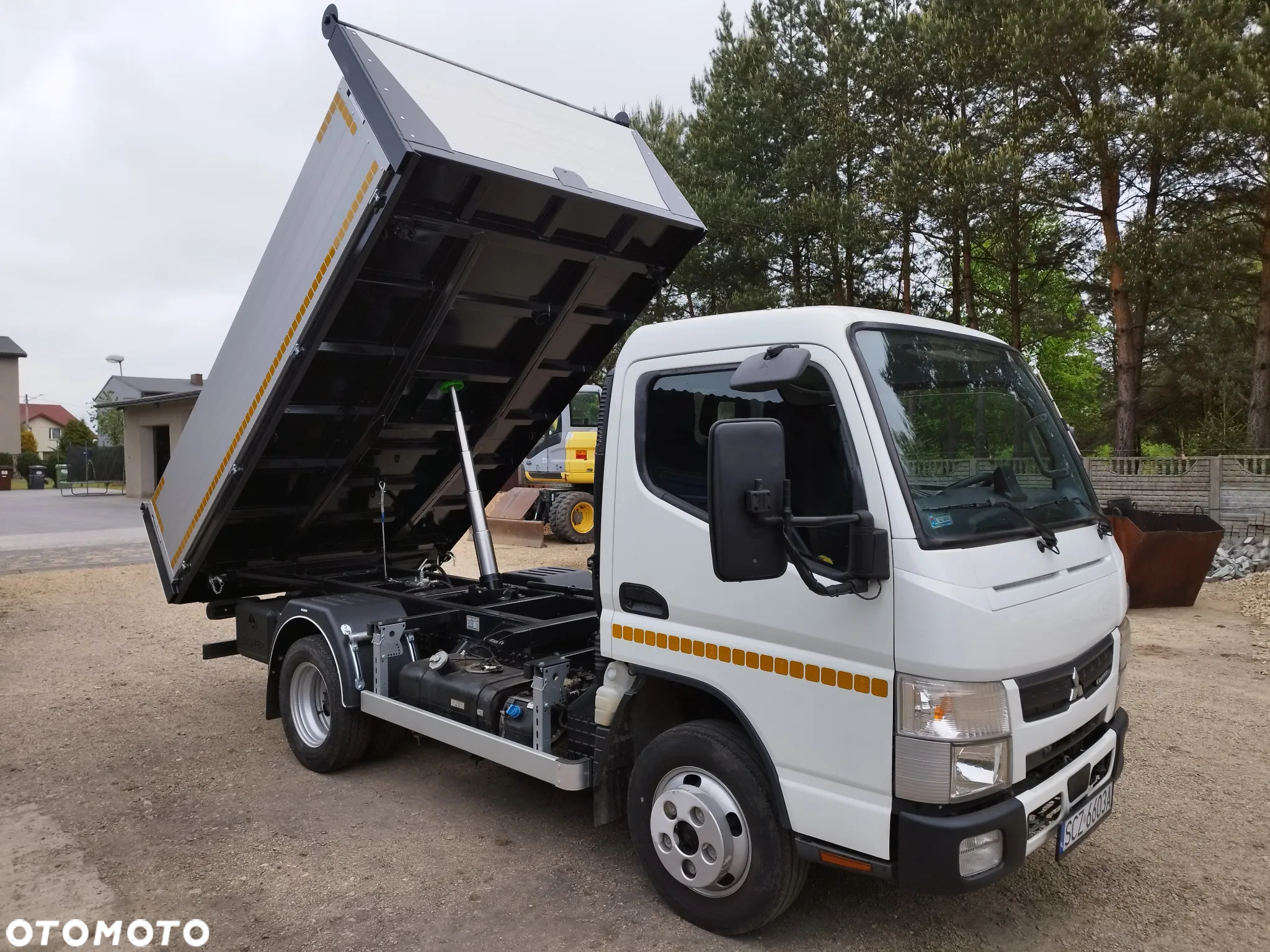 Mitsubishi Fuso Canter - 30