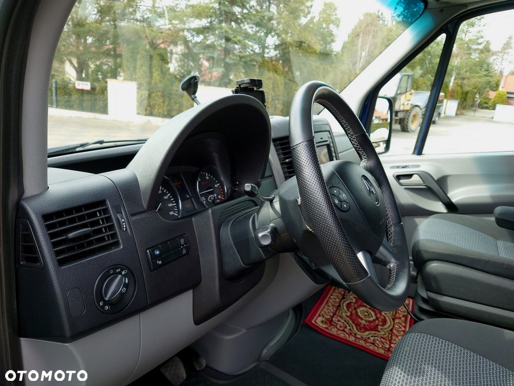 Mercedes-Benz Sprinter 319 - 13