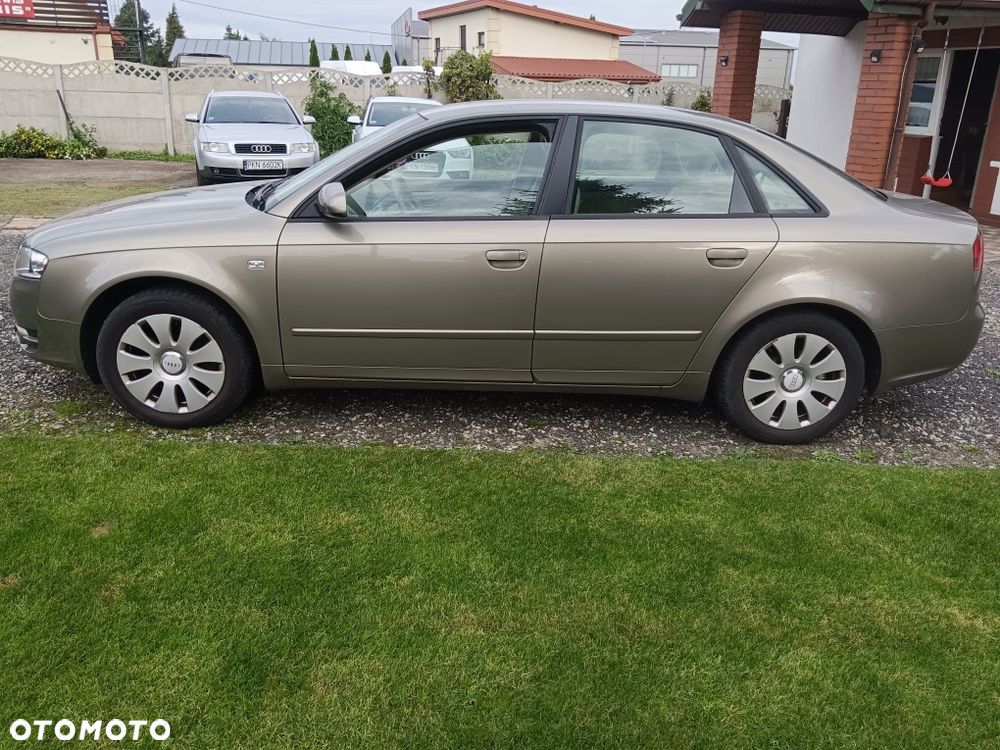 Audi A4 Limousine - 4
