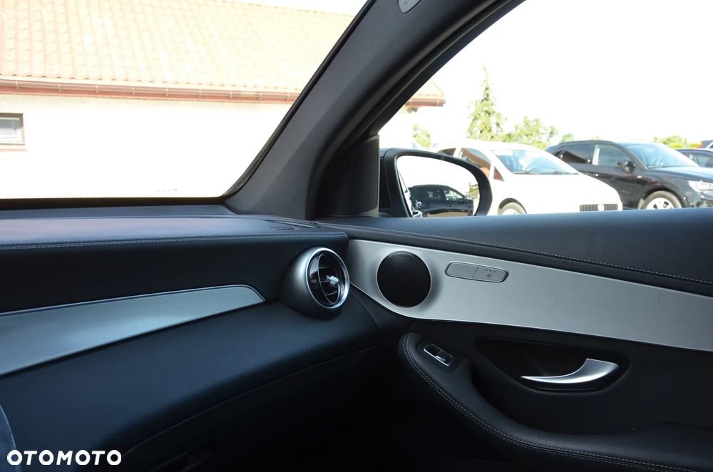Mercedes-Benz GLC - 25