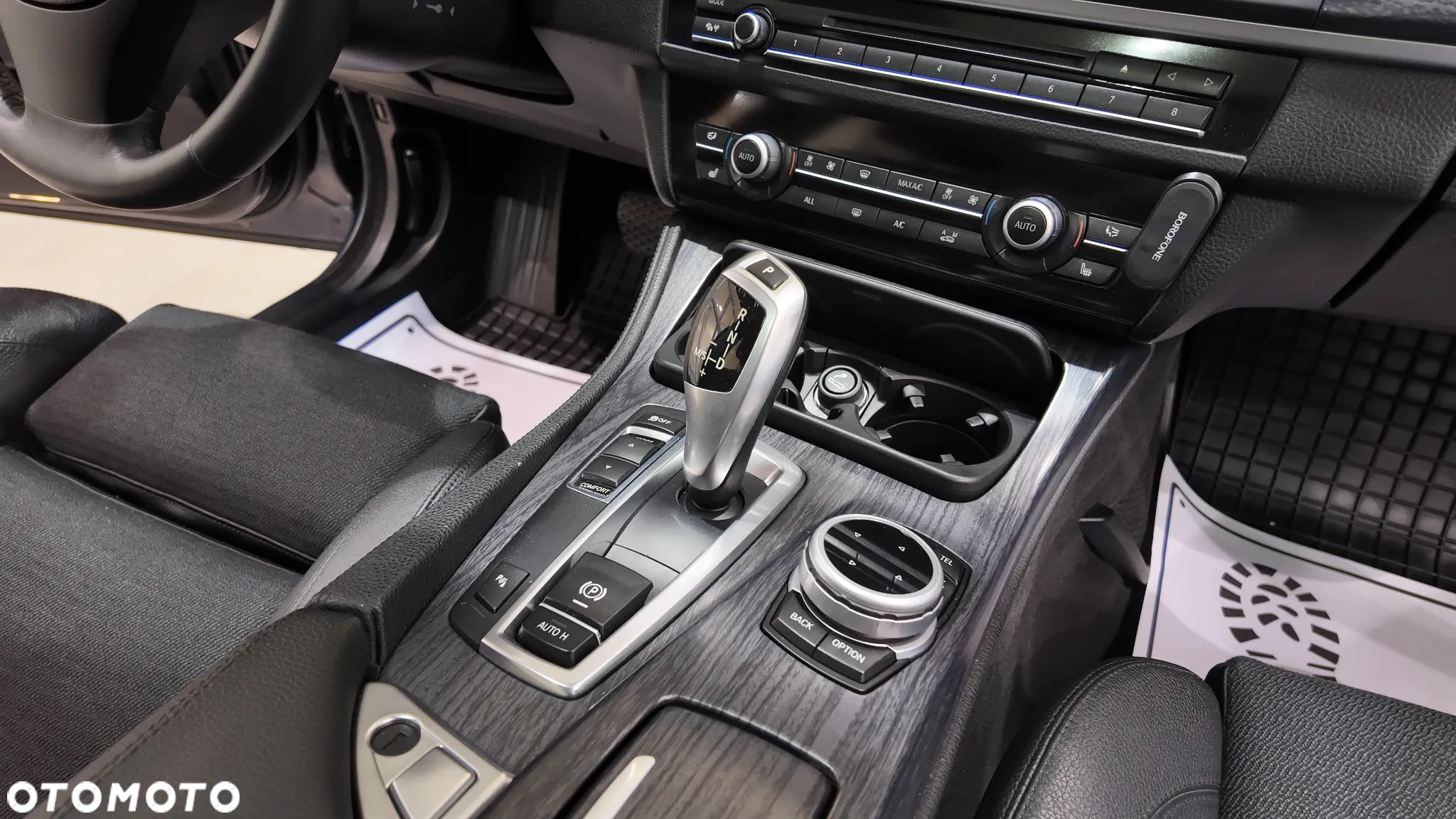 BMW Seria 5 520d - 28