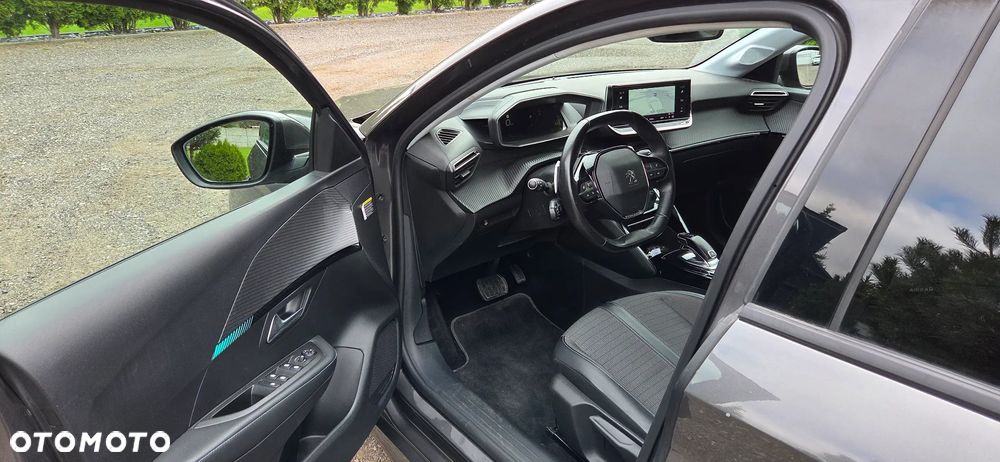 Peugeot 208 - 6