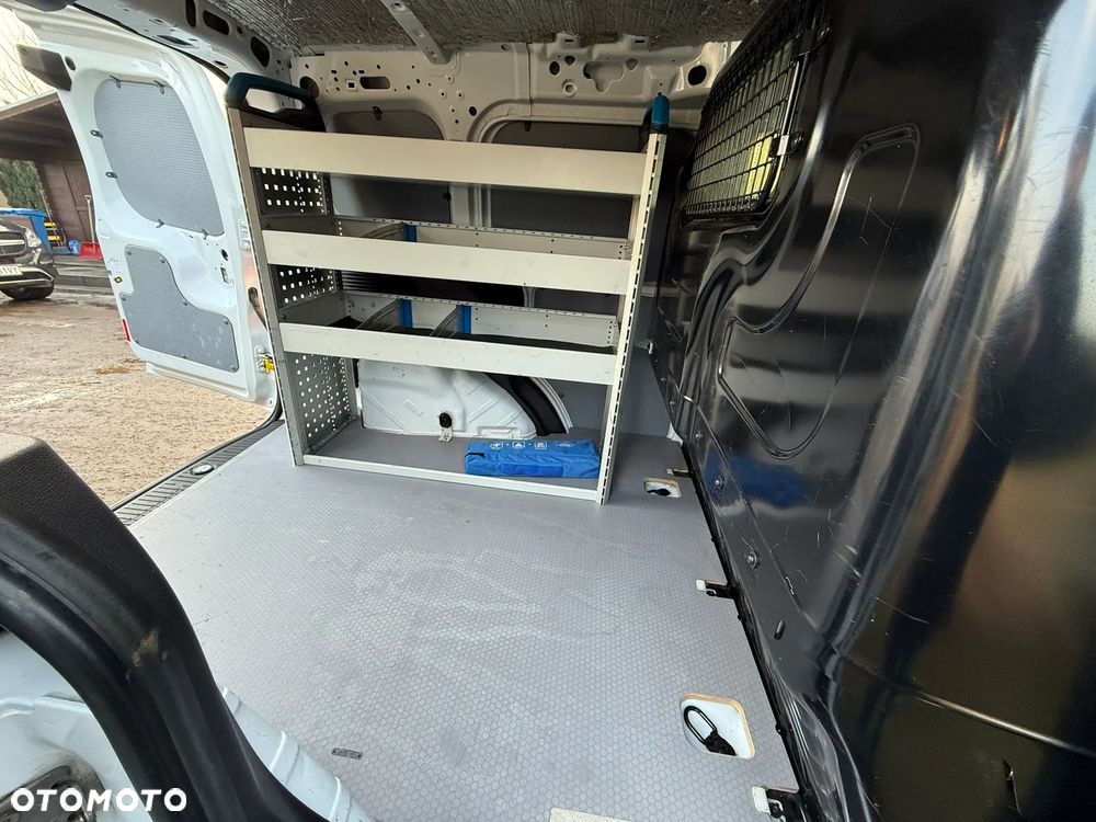 Ford Transit Courier - 4