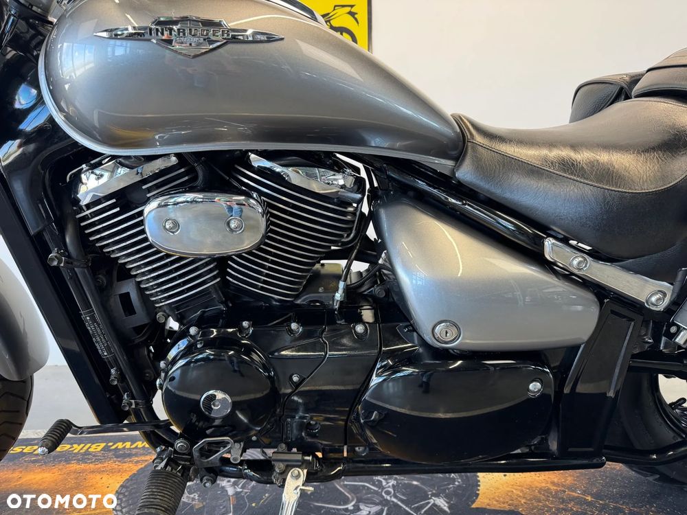 Suzuki Intruder - 23