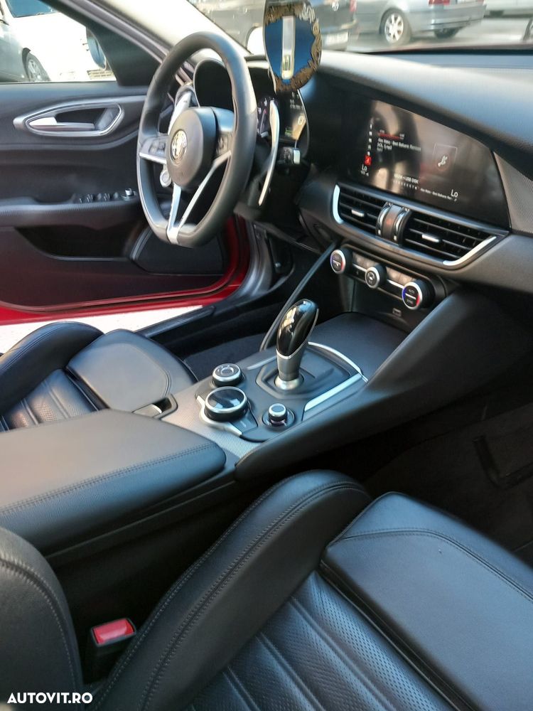 Alfa Romeo Giulia 2.0 Turbo AWD AT8 Veloce - 6
