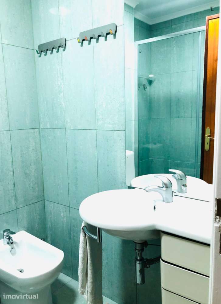 Quarto - localizado em Sete Rios Lisbon - View 4