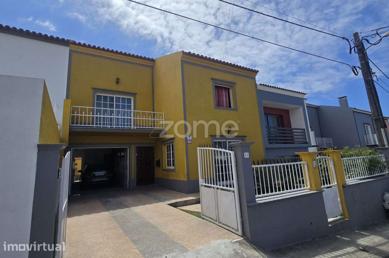 Moradia T3+1 com garagem | Rabo de Peixe - Grande imagem: 2/26