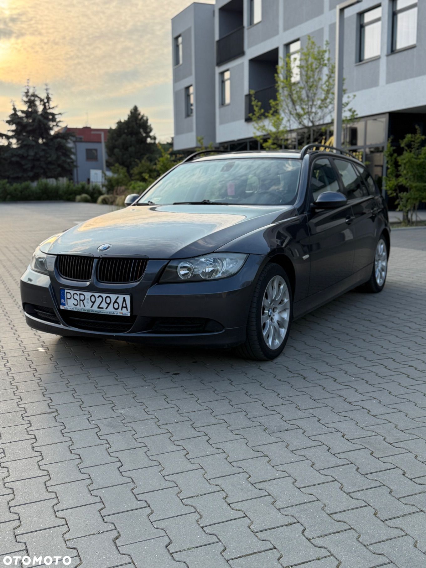 BMW Seria 3 320d DPF Touring - 1
