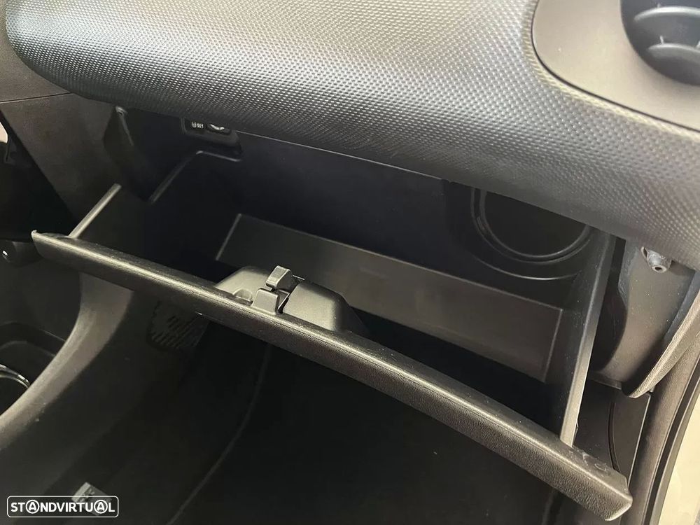 Citroën C1 1.0 VTi Feel S&S - 17