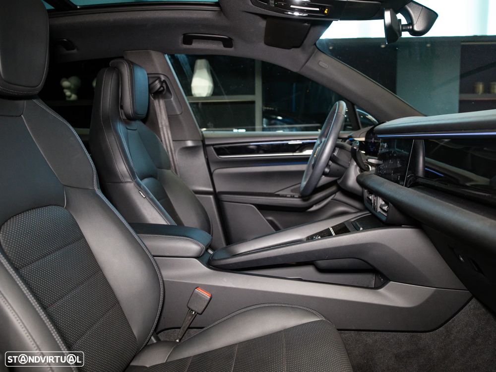 Porsche Macan Electric - 37
