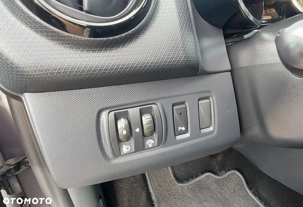 Renault Clio 1.2 16V 75 Experience - 27