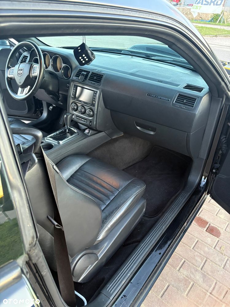 Dodge Challenger - 15