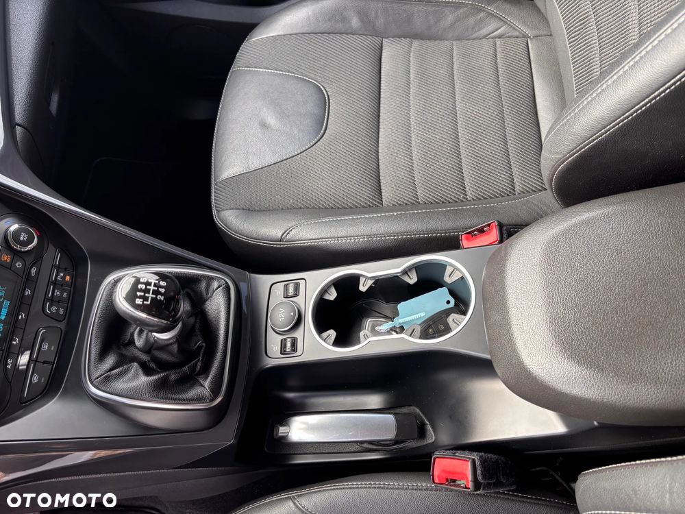 Ford Kuga 1.6 EcoBoost 2x4 Titanium - 23