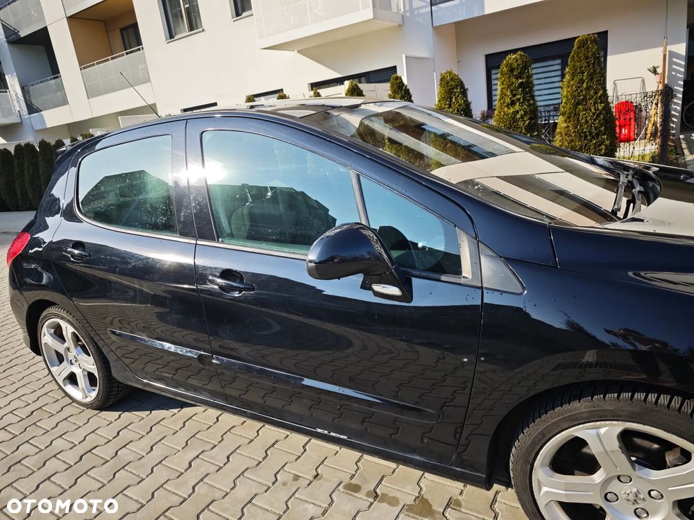 Peugeot 308 - 8