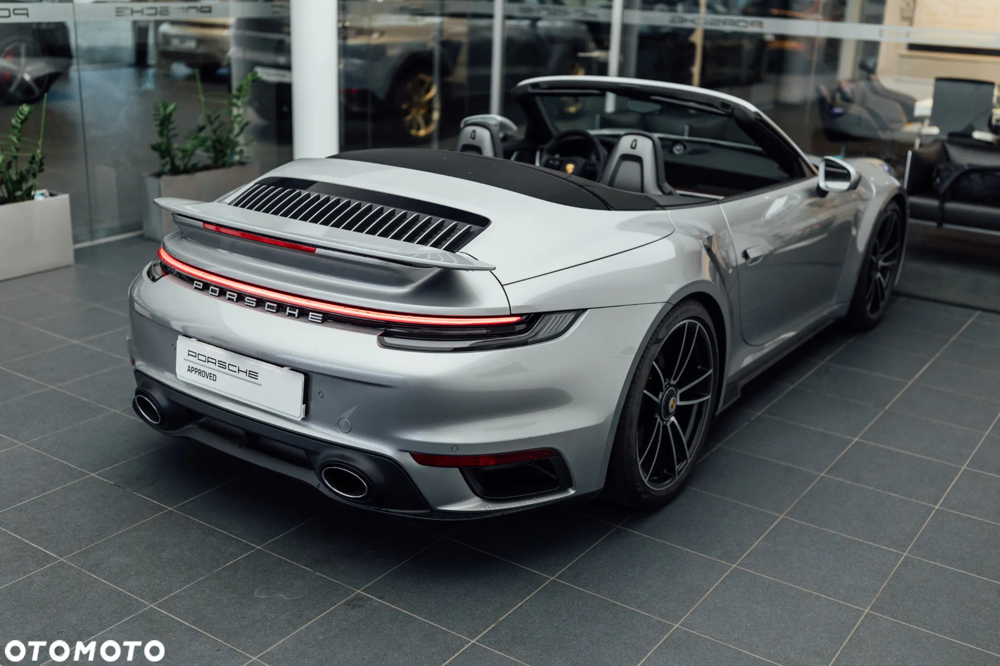 Porsche 911 Carrera Turbo Cabrio - 11