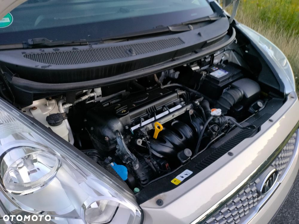Kia Venga 1.4 CVVT Vision - 38