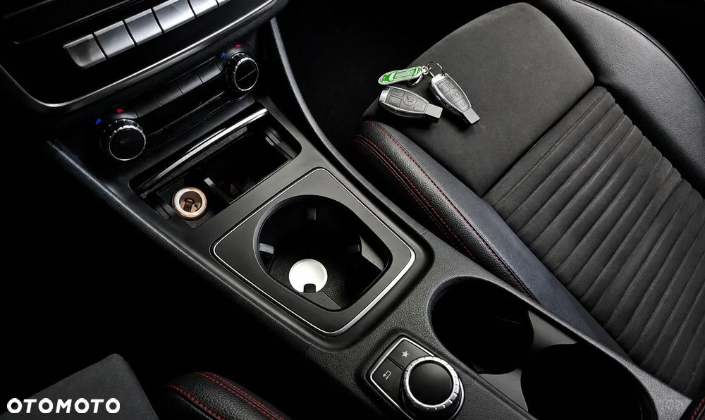 Mercedes-Benz CLA 250 AMG Line 7G-DCT - 20