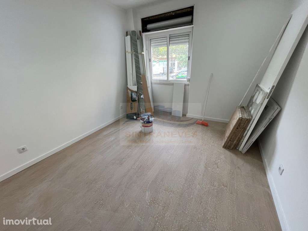 Apartamento T3 totalmente remodelado na Falagueira com 2 WC's 1 sui... - Grande imagem: 3/22