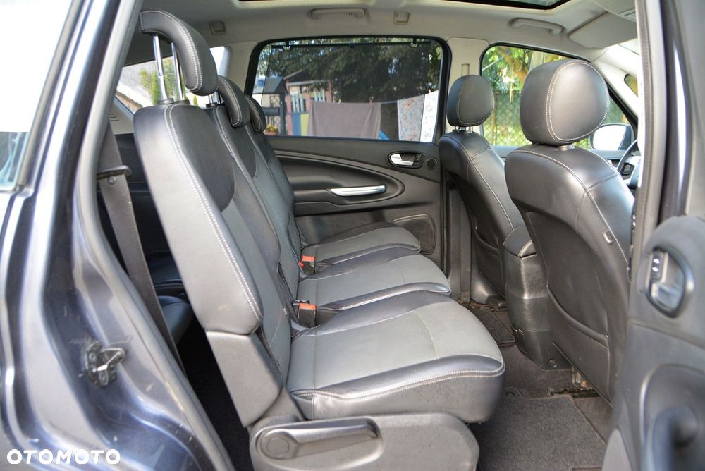 Ford S-Max - 24