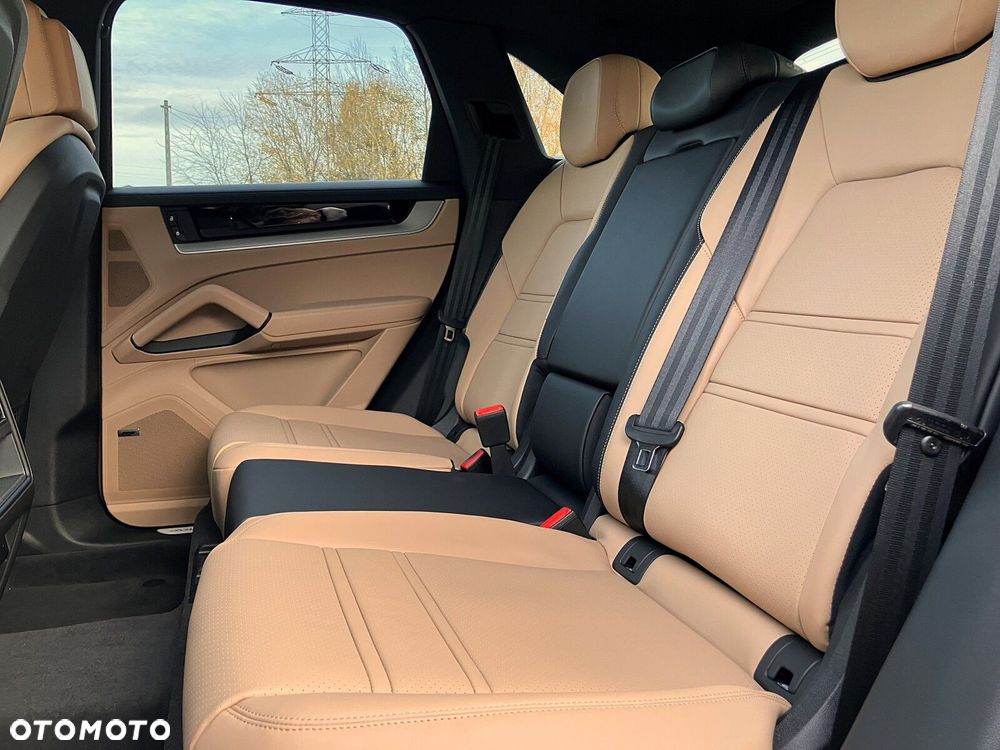 Porsche Cayenne - 23
