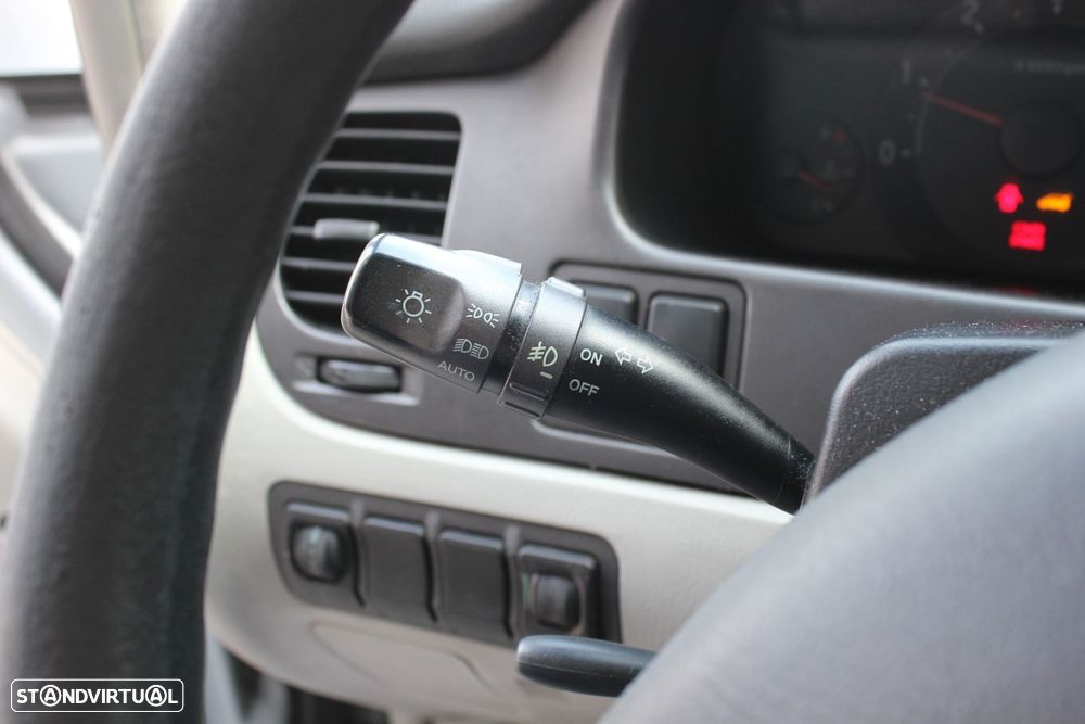 Hyundai Trajet 2.0 CRDi GL - 14