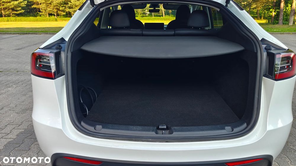 Tesla Model Y Long Range Dual Motor AWD - 30