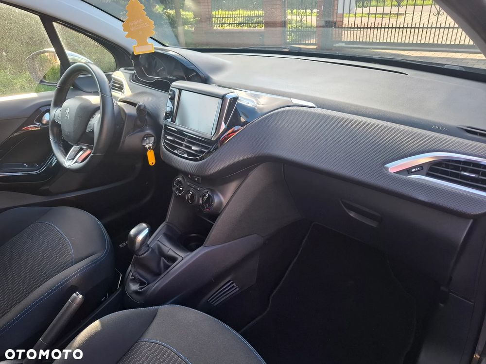 Peugeot 208 82 VTI Style - 12