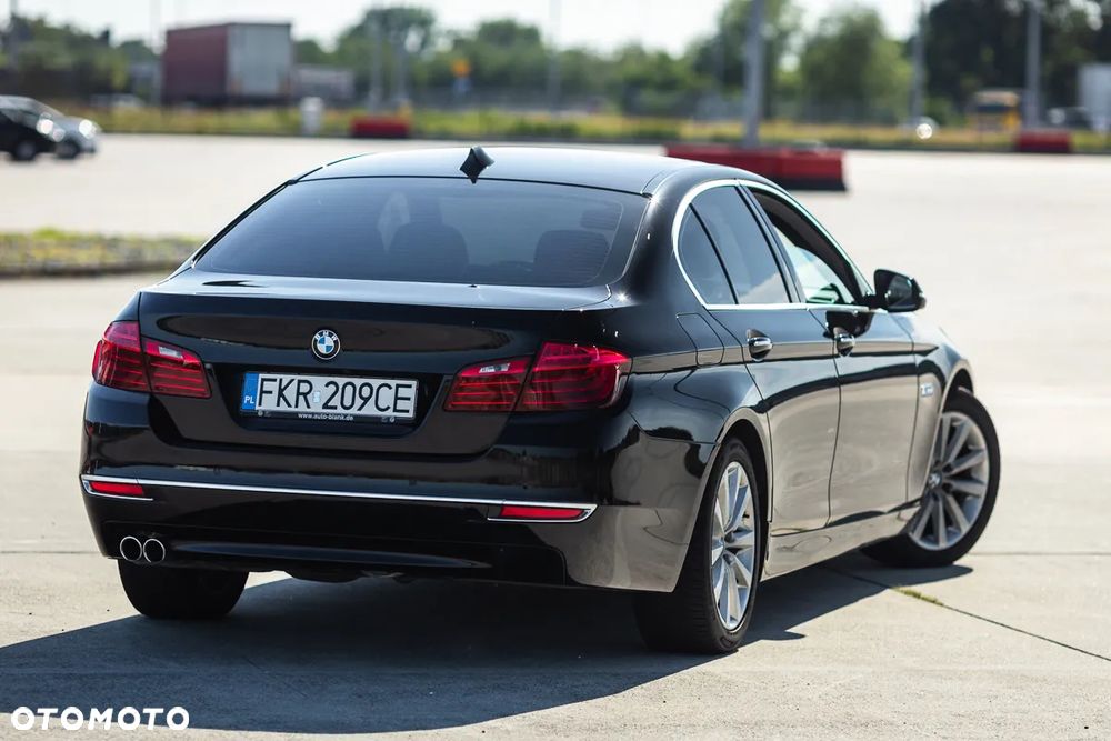 BMW Seria 5 530d Luxury Line - 11