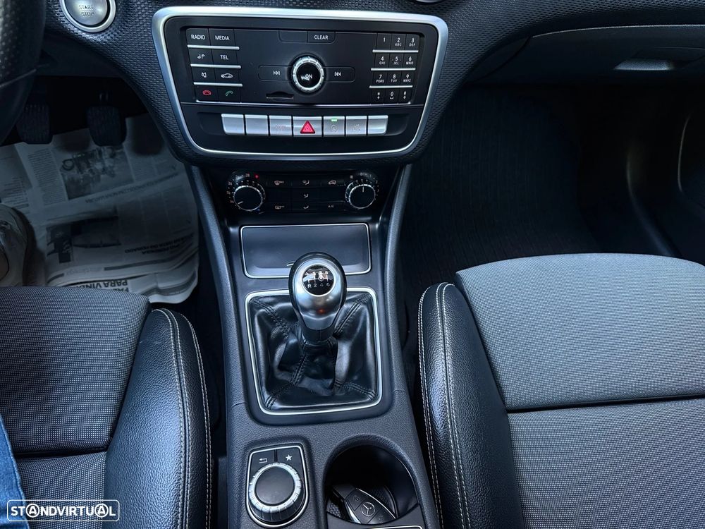 Mercedes-Benz A 180 d AMG Line - 19