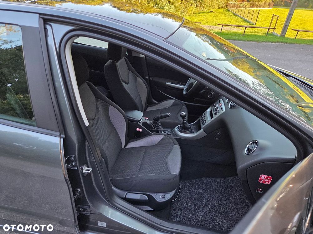 Peugeot 308 1.6 Premium Plus - 16