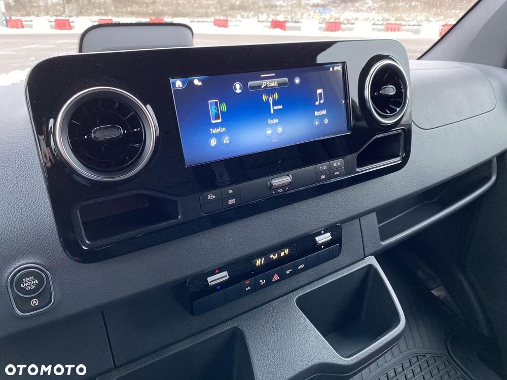 Mercedes-Benz Sprinter - 14