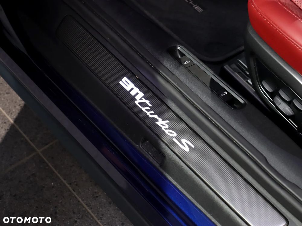 Porsche 911 Carrera Turbo S - 28