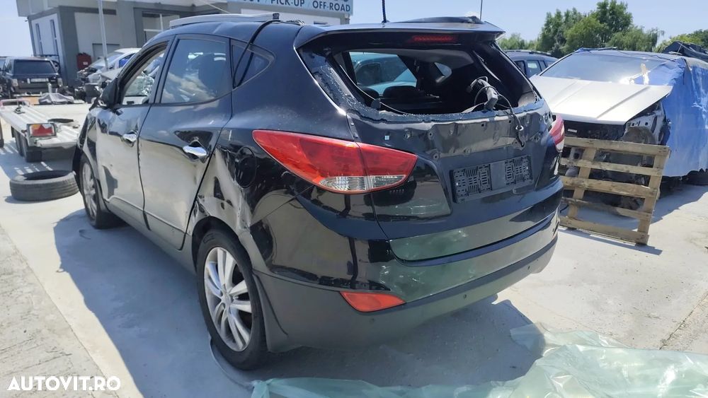 Dezmembrez Hyundai ix35 2.0 crdi automat 2012 - 4