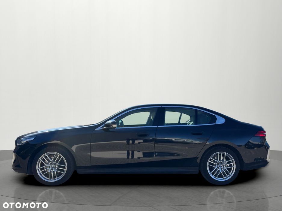 BMW Seria 5 520d mHEV - 32
