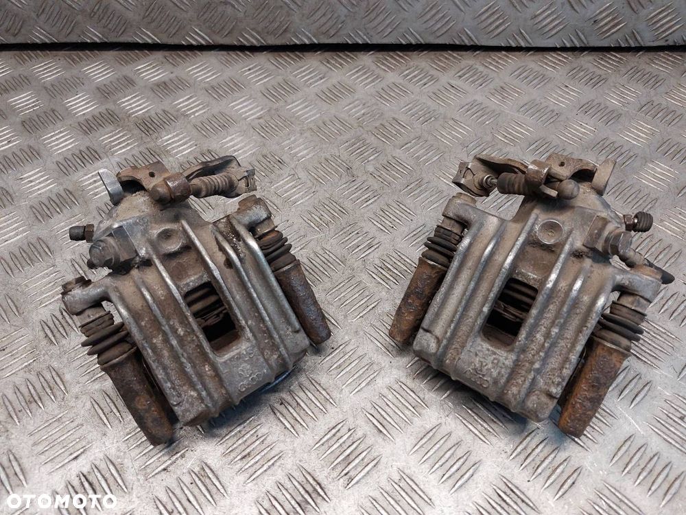 ZACISK HAMULCOWY LEWY TYŁ + PRAWY TYŁ SKODA FABIA I - 6